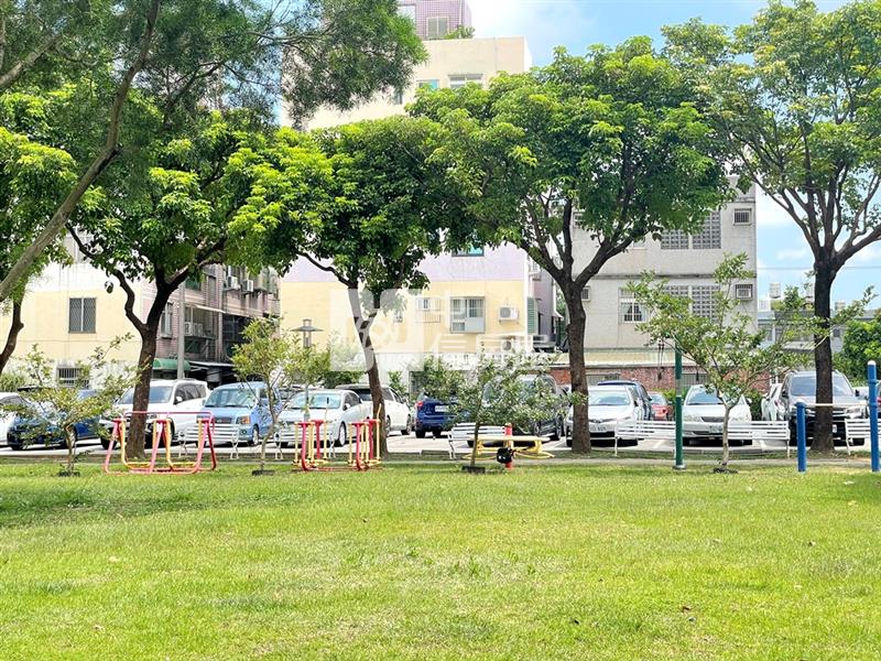 【新世紀】金陵路忠愛公園透天房屋室內格局與周邊環境