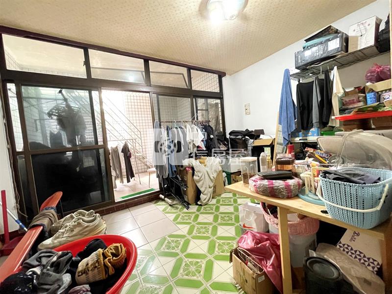 【新世紀】金陵路忠愛公園透天房屋室內格局與周邊環境