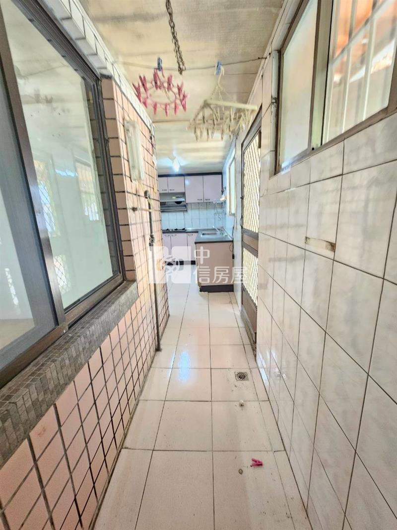 南京路2房美華廈房屋室內格局與周邊環境