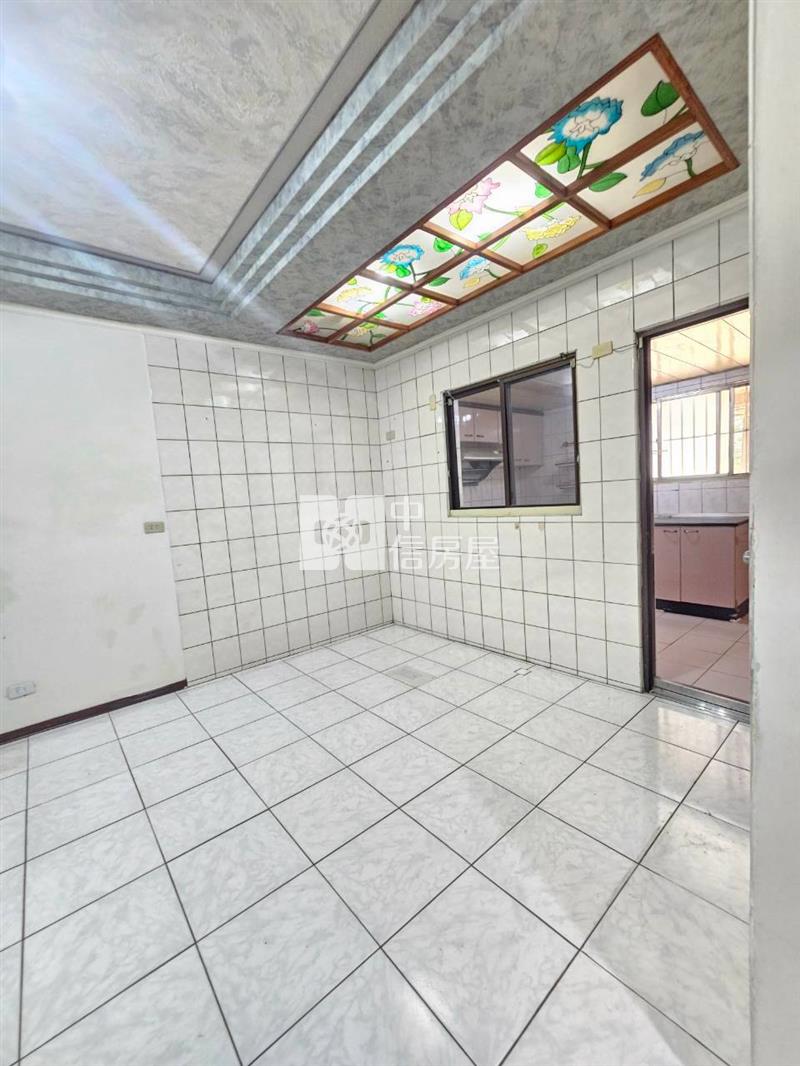 南京路2房美華廈房屋室內格局與周邊環境