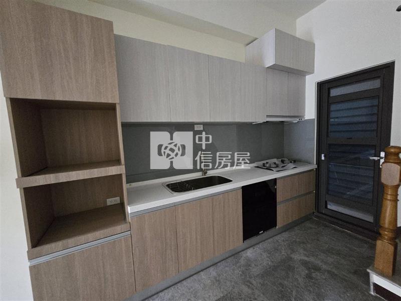永康勝利全新溫馨車庫別墅A1房屋室內格局與周邊環境