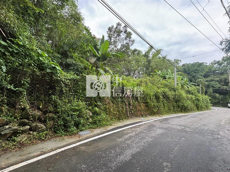 中寮臨路角地休閒農場B房屋室內格局與周邊環境