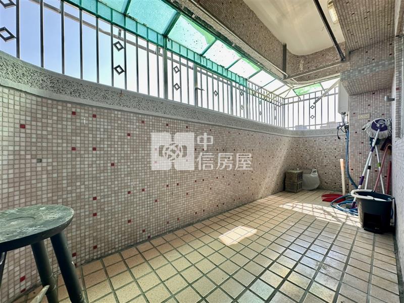 忍痛賠售~文山國小大三房休旅車位美廈房屋室內格局與周邊環境