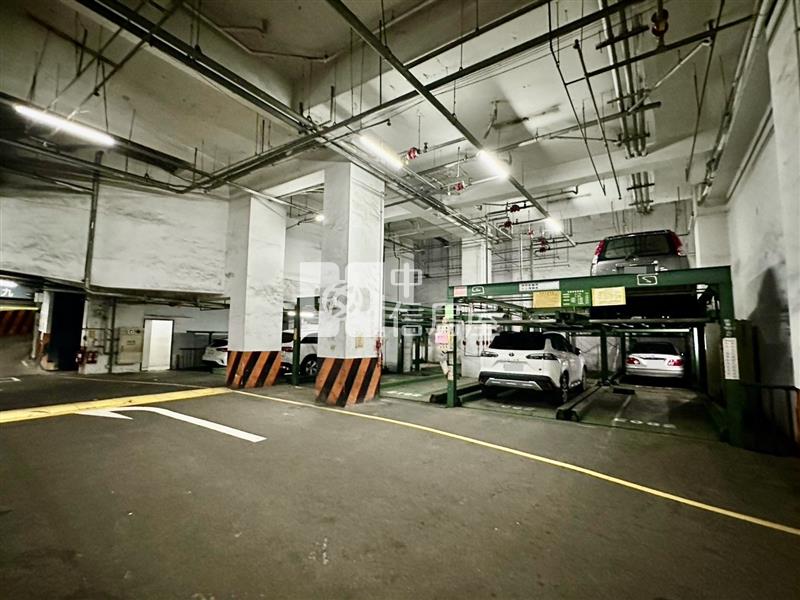 忍痛賠售~文山國小大三房休旅車位美廈房屋室內格局與周邊環境