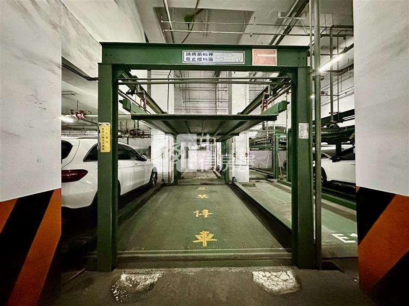 忍痛賠售~文山國小大三房休旅車位美廈房屋室內格局與周邊環境