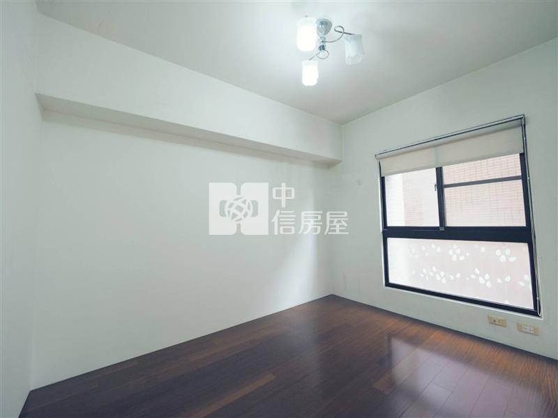 "台中"新光邊間面公園二房+車位房屋室內格局與周邊環境