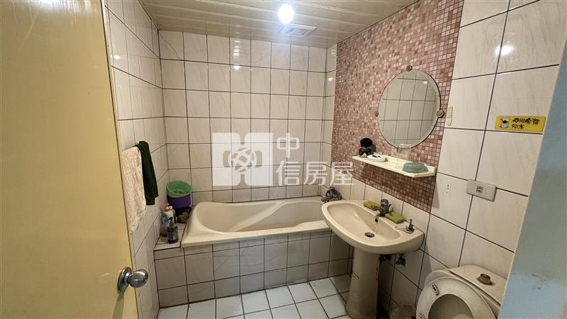 【奔馳】綠線G09慈文國中旁發財店面房屋室內格局與周邊環境