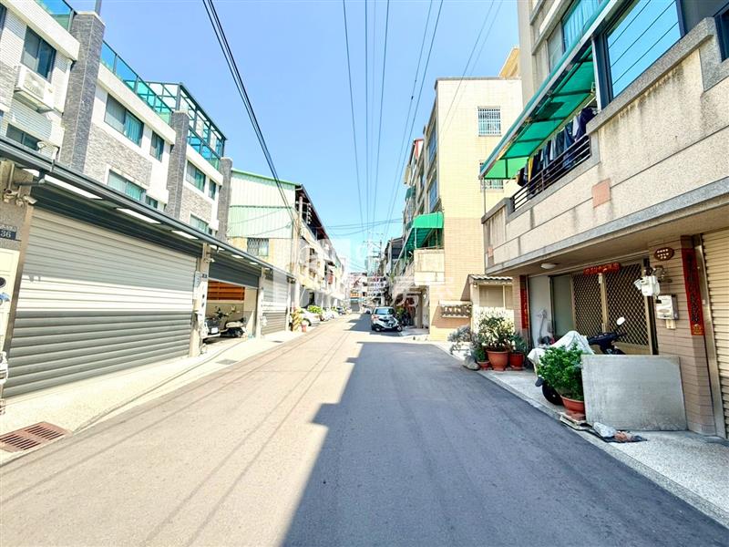 (詠隆第堡)太平震後輕屋齡美墅房屋室內格局與周邊環境