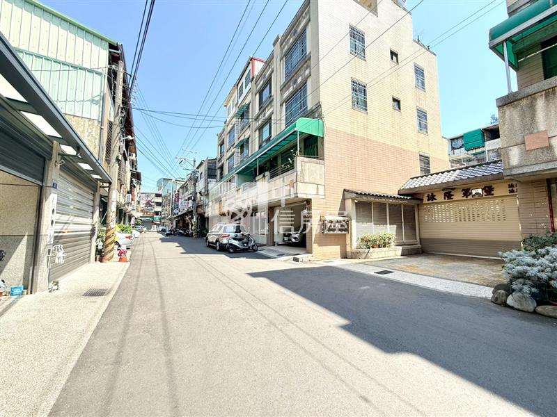 (詠隆第堡)太平震後輕屋齡美墅房屋室內格局與周邊環境