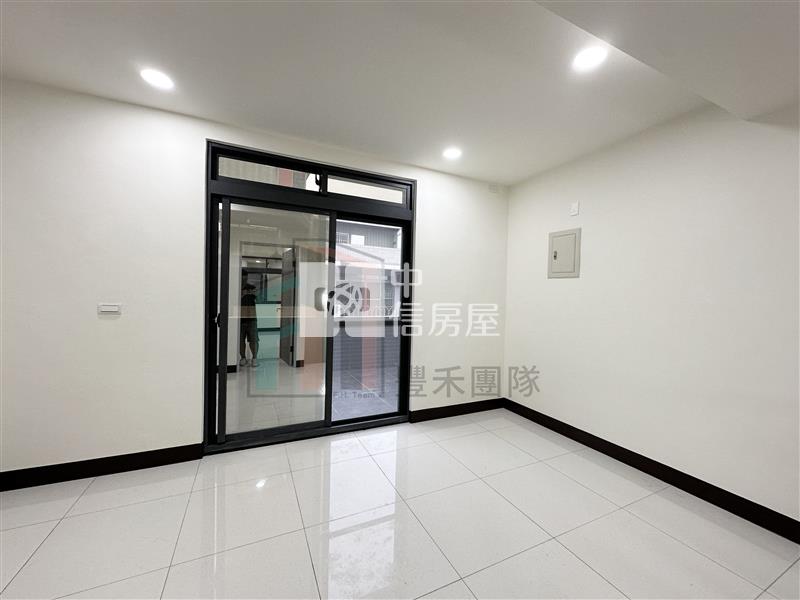 【豐禾】近忠貞市場整新美透天房屋室內格局與周邊環境