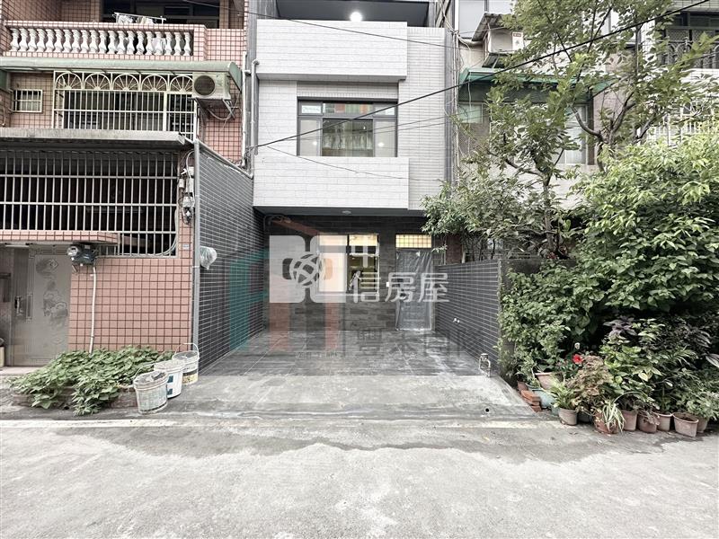 【豐禾】近忠貞市場整新美透天房屋室內格局與周邊環境
