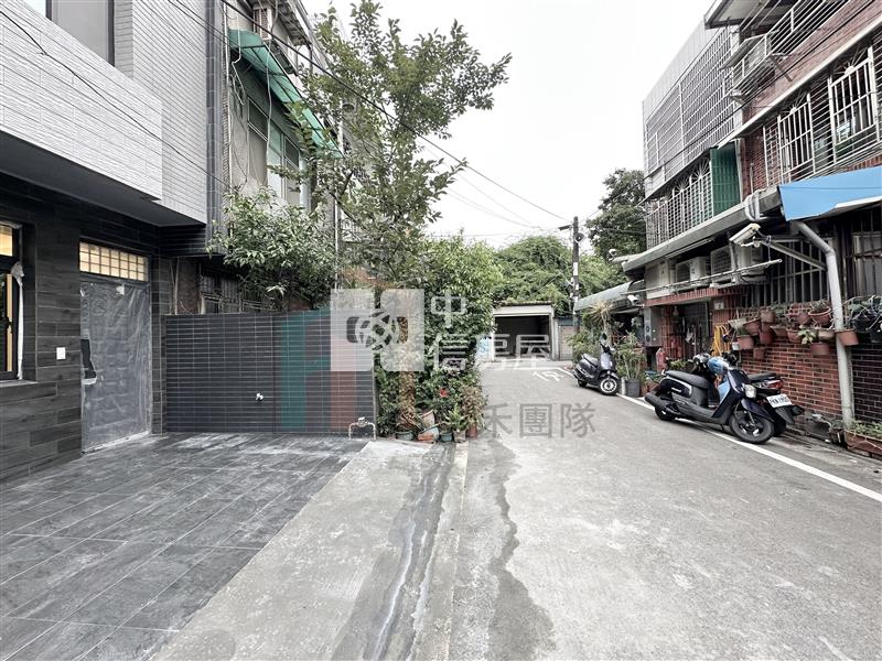【豐禾】近忠貞市場整新美透天房屋室內格局與周邊環境