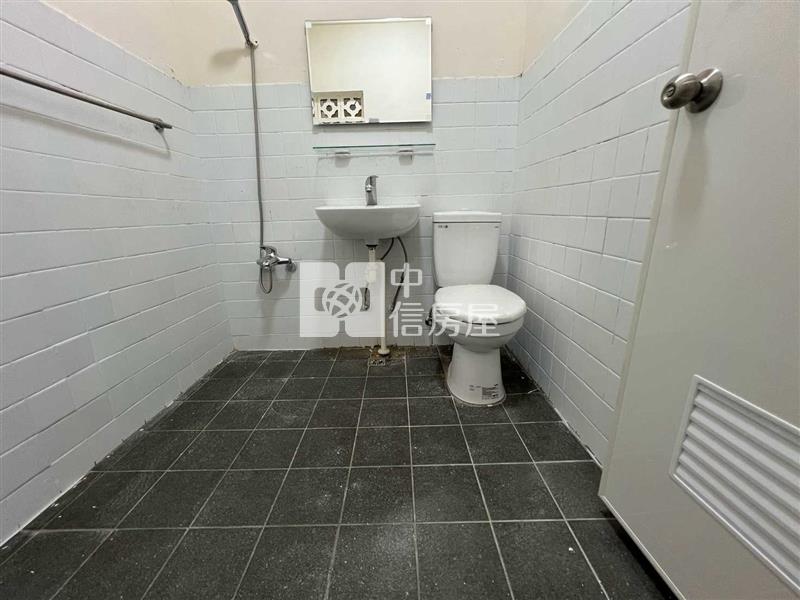 華隆街整新透天房屋室內格局與周邊環境