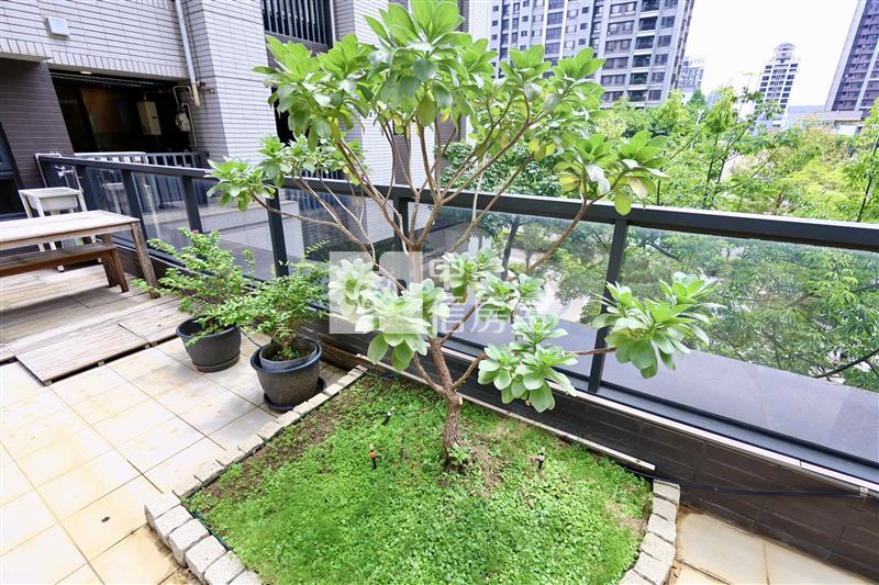 【安家】明日朗朗大露台兩房車房屋室內格局與周邊環境