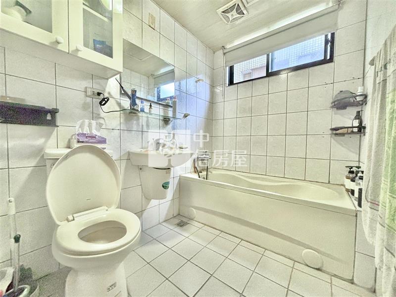 光華國宅採光面綠意三房房屋室內格局與周邊環境