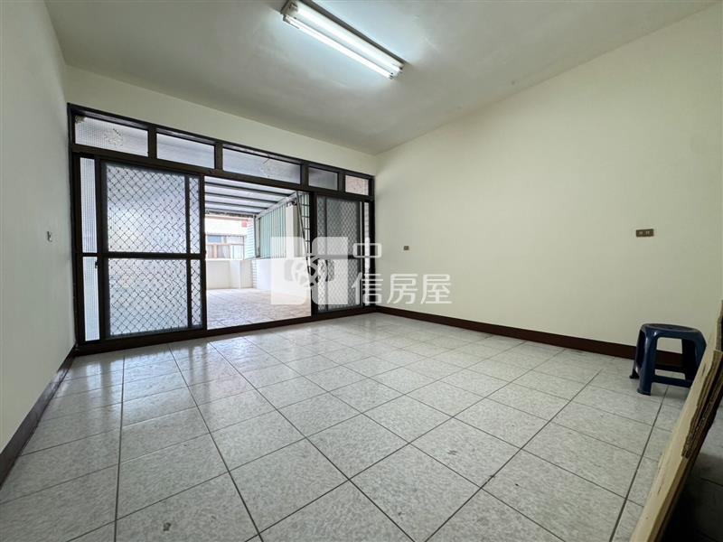草溪路朝北孝親房透天房屋室內格局與周邊環境