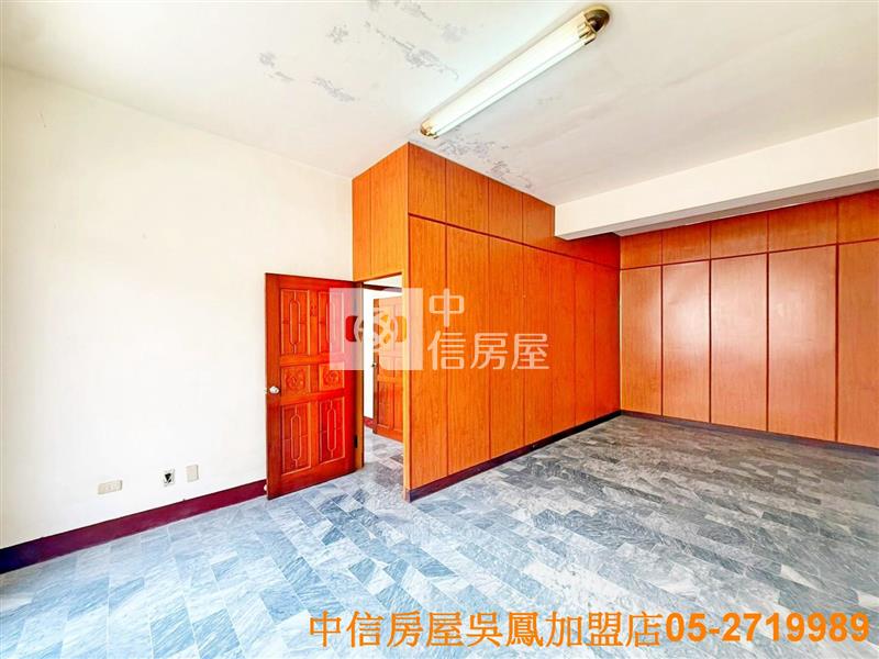 民雄江厝店興中國小大面寬透天房屋室內格局與周邊環境