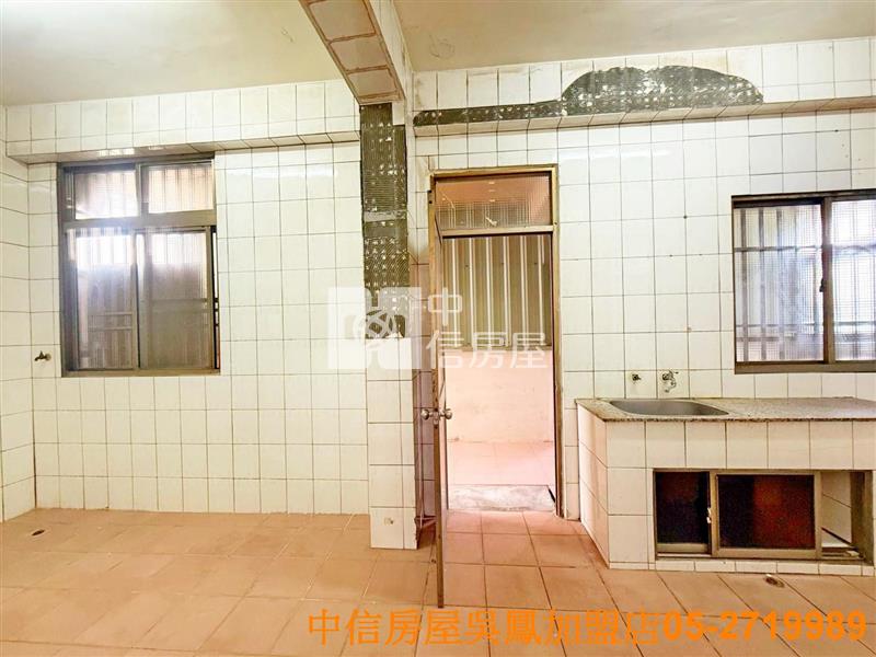 民雄江厝店興中國小大面寬透天房屋室內格局與周邊環境