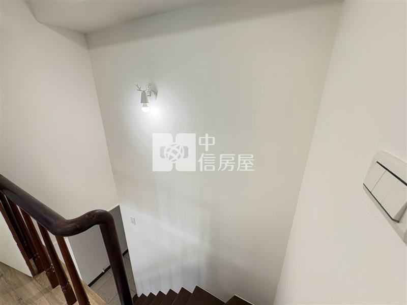 摩登景觀時尚小資兩房房屋室內格局與周邊環境