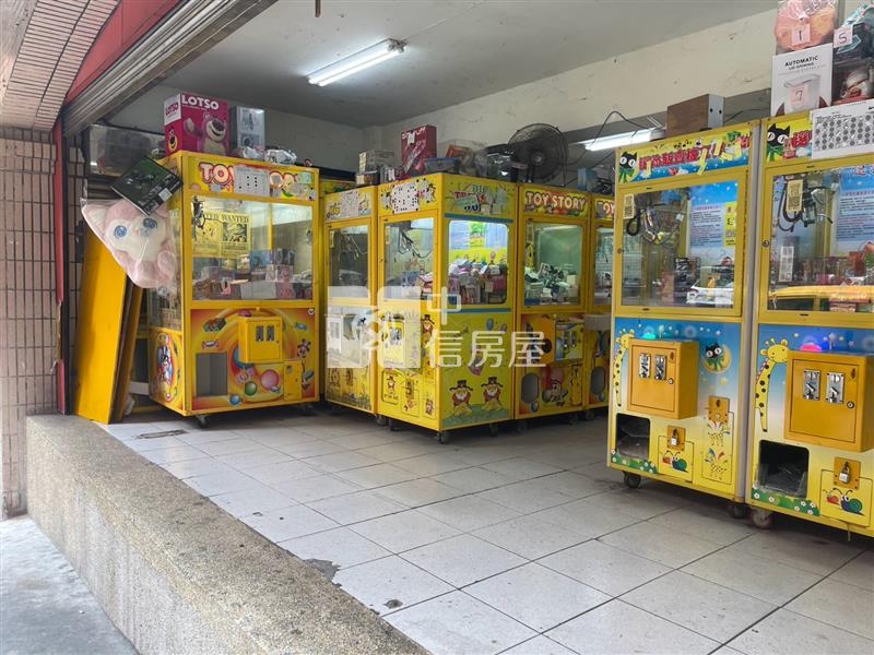 ◆三坑火車站旁停車倉庫房屋室內格局與周邊環境