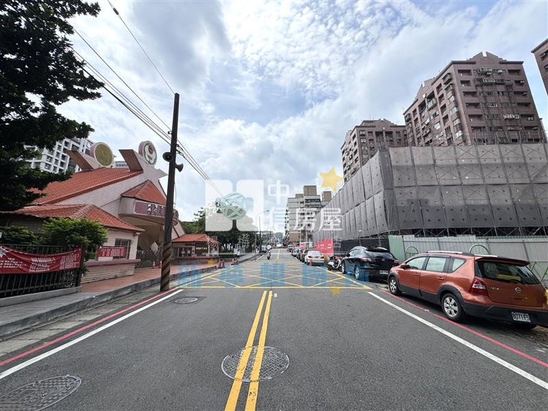 【新夢想】學悅校園三角窗店面房屋室內格局與周邊環境