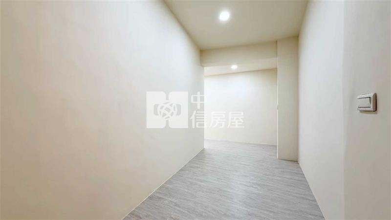 中壢中正公園漂亮電梯大三房房屋室內格局與周邊環境