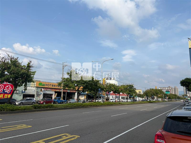 文心南路4房透天房屋室內格局與周邊環境
