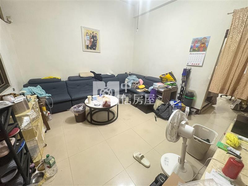 文心南路4房透天房屋室內格局與周邊環境