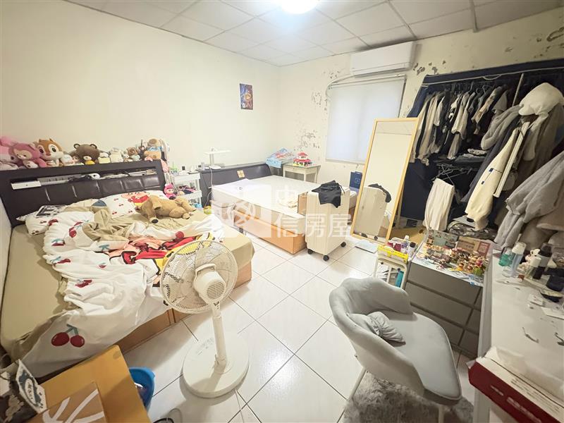 文心南路4房透天房屋室內格局與周邊環境