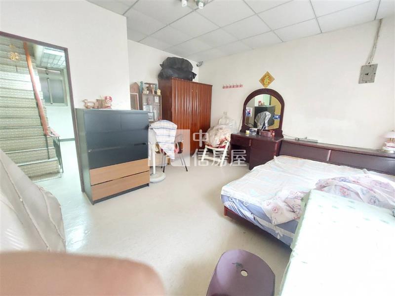 忠貞小透天房屋室內格局與周邊環境