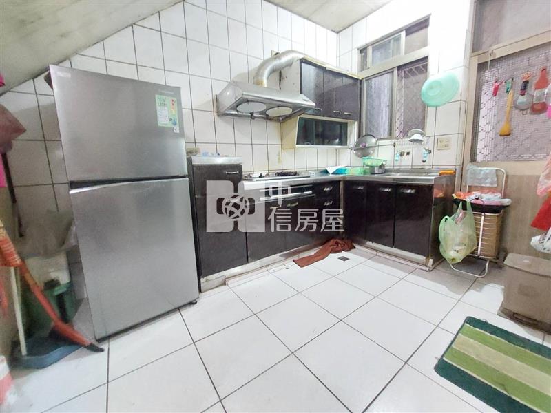 忠貞小透天房屋室內格局與周邊環境