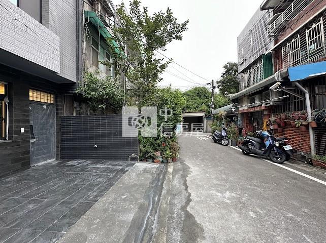 八德近忠貞市場整新美透天房屋室內格局與周邊環境