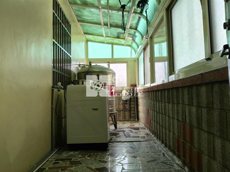 永靖市區大車庫別墅房屋室內格局與周邊環境