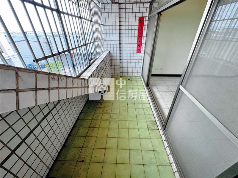 大里軟體園區稀有商業臨路透店房屋室內格局與周邊環境