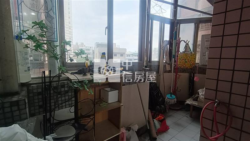 樂福專任一中旁虎嘯東村三房房屋室內格局與周邊環境