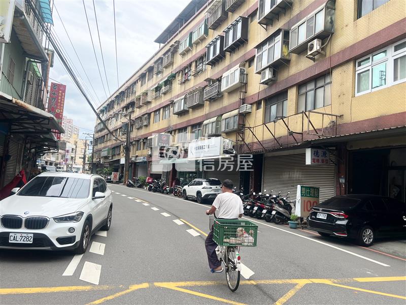專-新勢國小低公設三面採光電梯三房房屋室內格局與周邊環境