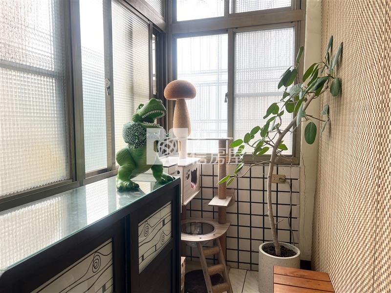 專-新勢國小低公設三面採光電梯三房房屋室內格局與周邊環境