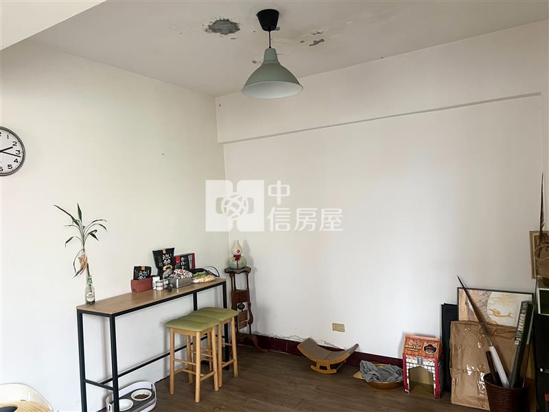 專-新勢國小低公設三面採光電梯三房房屋室內格局與周邊環境
