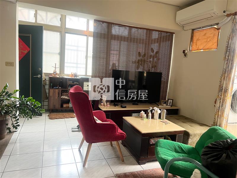 專-新勢國小低公設三面採光電梯三房房屋室內格局與周邊環境