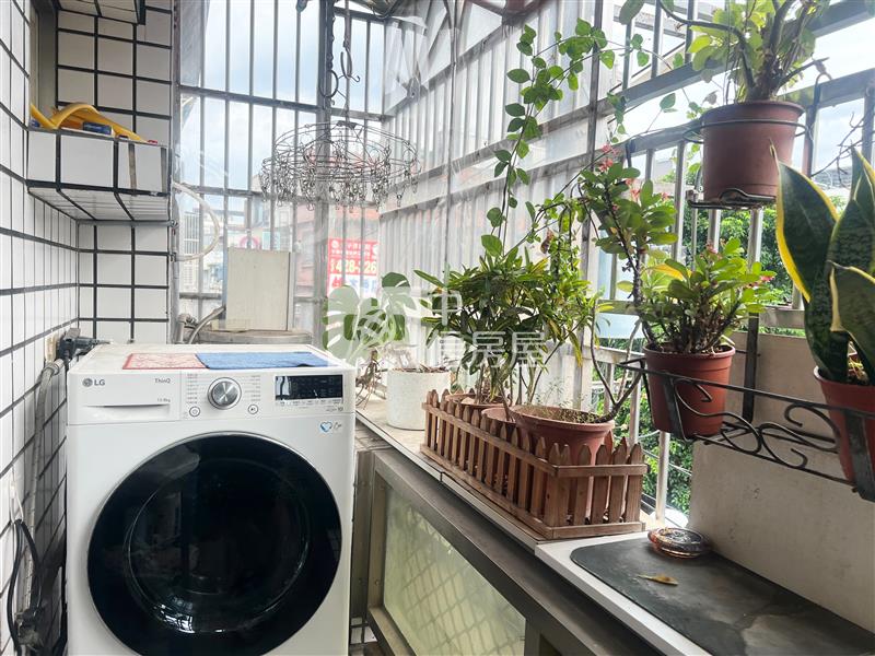 專-新勢國小低公設三面採光電梯三房房屋室內格局與周邊環境