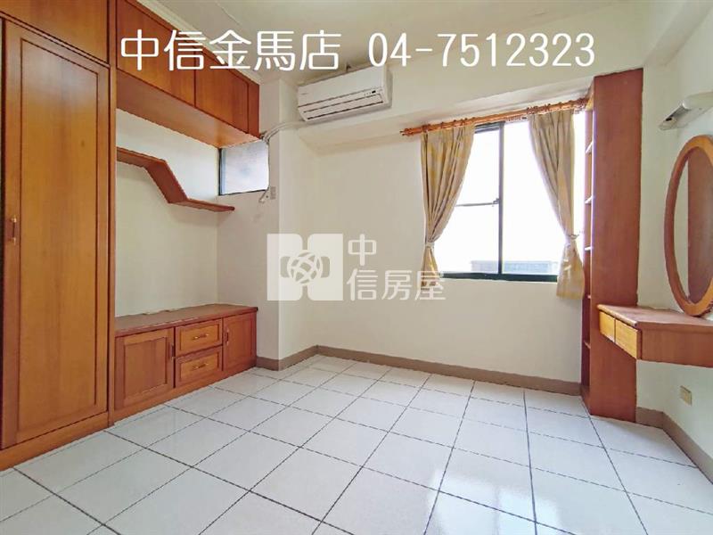 龍寶臻邸車位美廈房屋室內格局與周邊環境