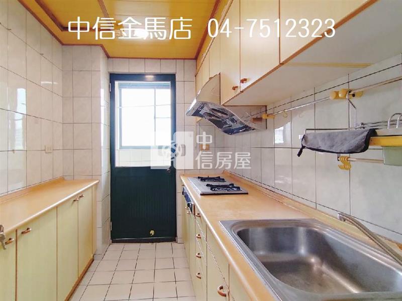 龍寶臻邸車位美廈房屋室內格局與周邊環境