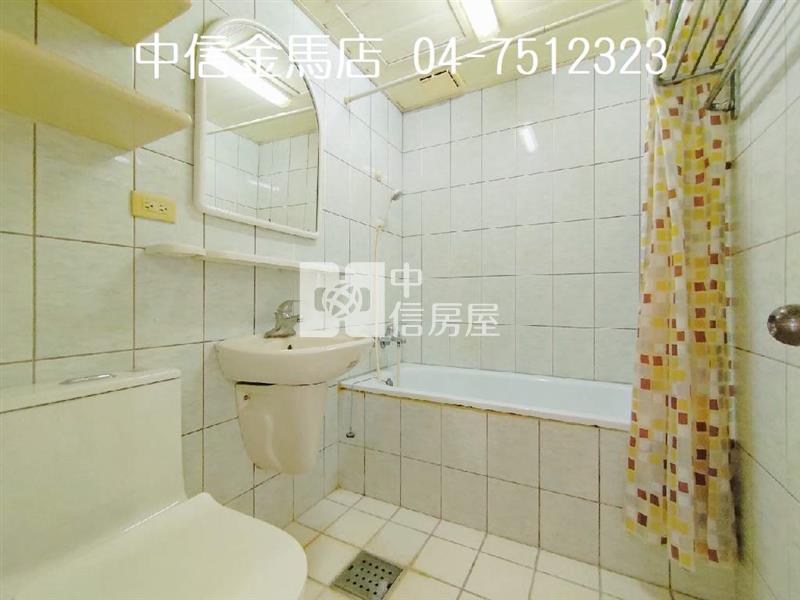 龍寶臻邸車位美廈房屋室內格局與周邊環境