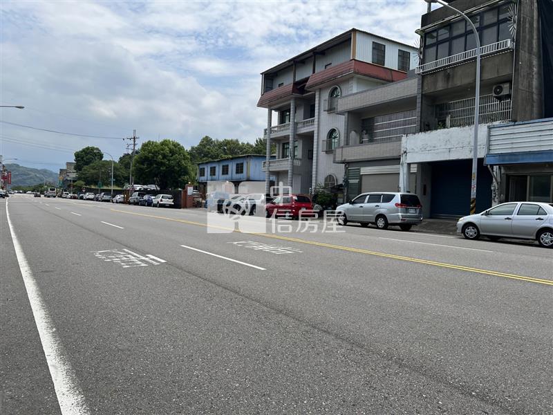 頭份乙建114坪+20米路及店面房屋室內格局與周邊環境