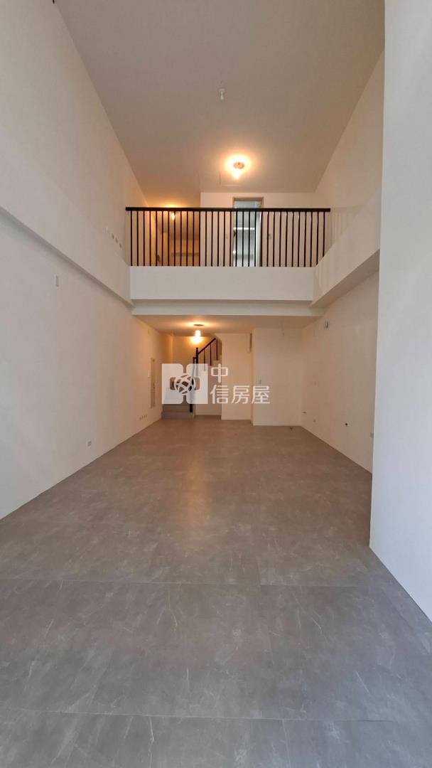 專任-過嶺重劃區全新交屋一樓挑高店面+車位房屋室內格局與周邊環境