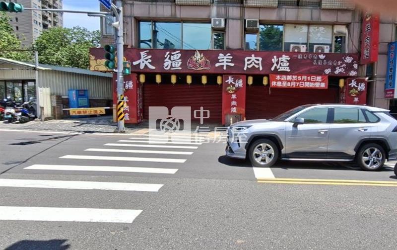 中壢夜市大面寬金店面房屋室內格局與周邊環境
