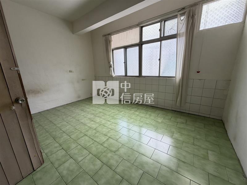 近忠貞市場龍宮街透天房屋室內格局與周邊環境