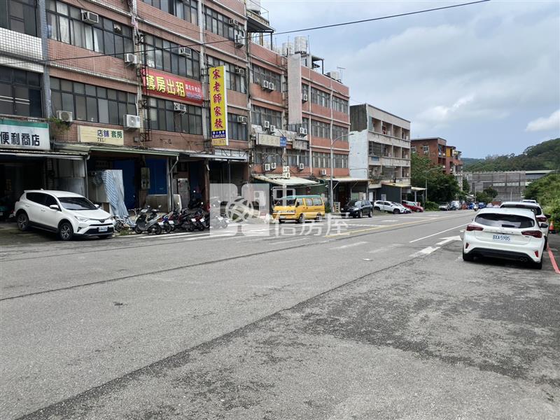 頭份市親民段雙面臨路低總價建地房屋室內格局與周邊環境
