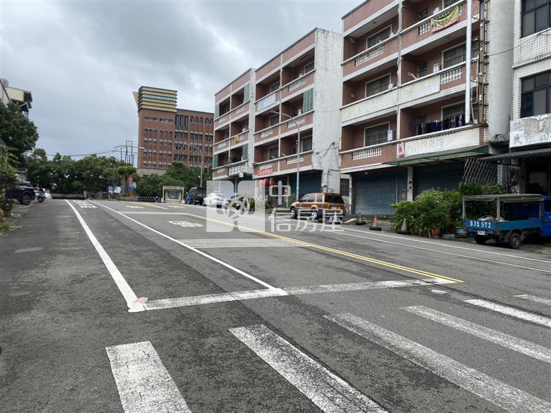 頭份市親民段雙面臨路低總價建地房屋室內格局與周邊環境
