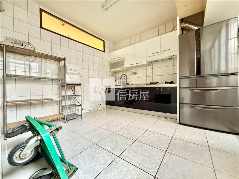 藝術羅丹四房車位房屋室內格局與周邊環境